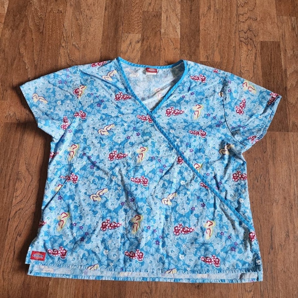 Dickies Scrub Top Womens Blue Tropical Floral Flip Flop Mock Wrap Cotton V-Neck